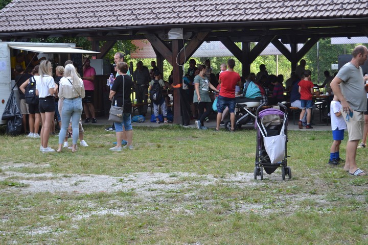 foto zo zábavy