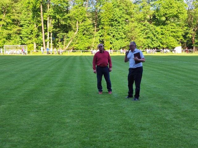 FOTO z ocenenia J. Majtána