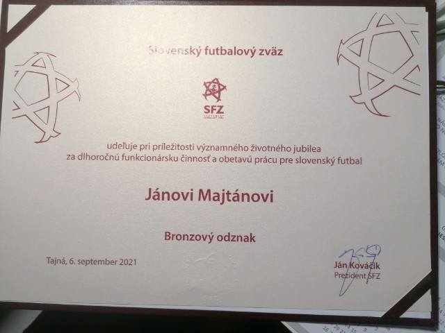 FOTO z ocenenia J. Majtána